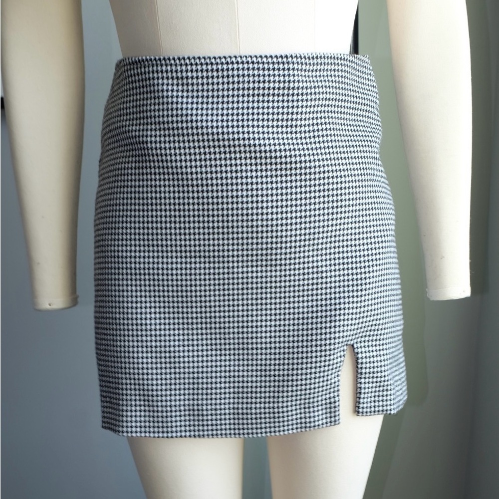 Forever 21 Monochrome Houndstooth Pencil Skirt